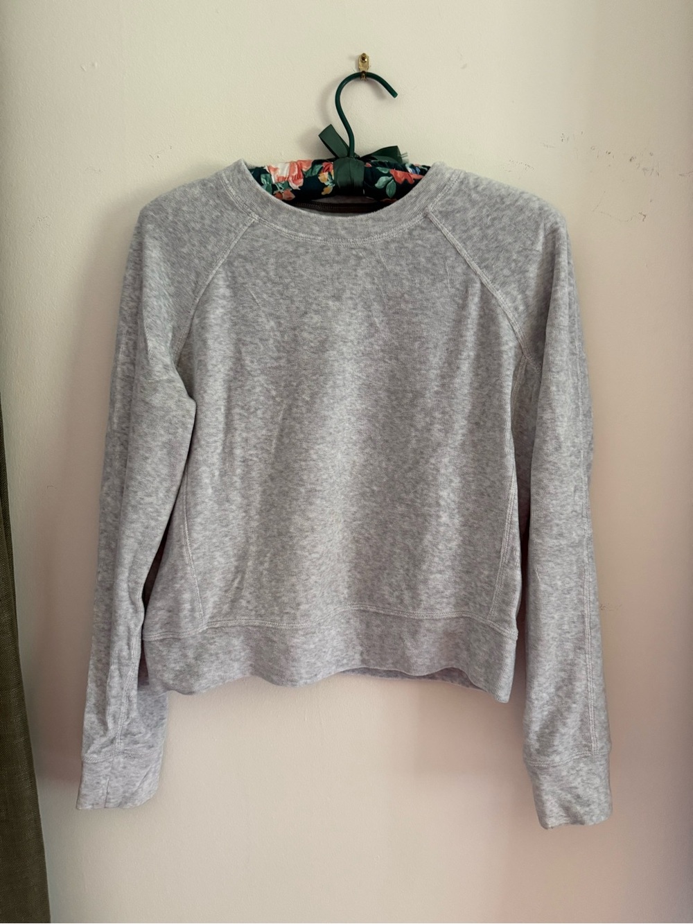 lululemon athletica Women’s Heather Gray Crew Neck Sweater